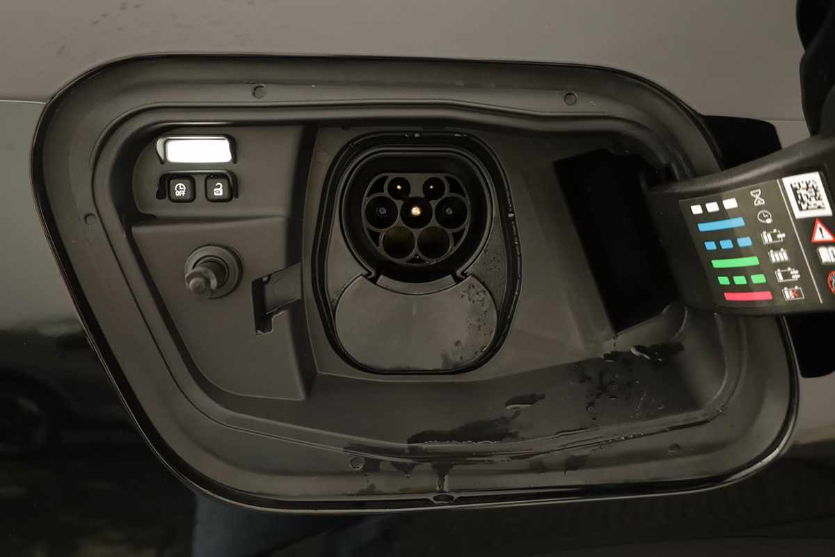 renault-rafale-2025-hibrido-a-gasolina-1199cc