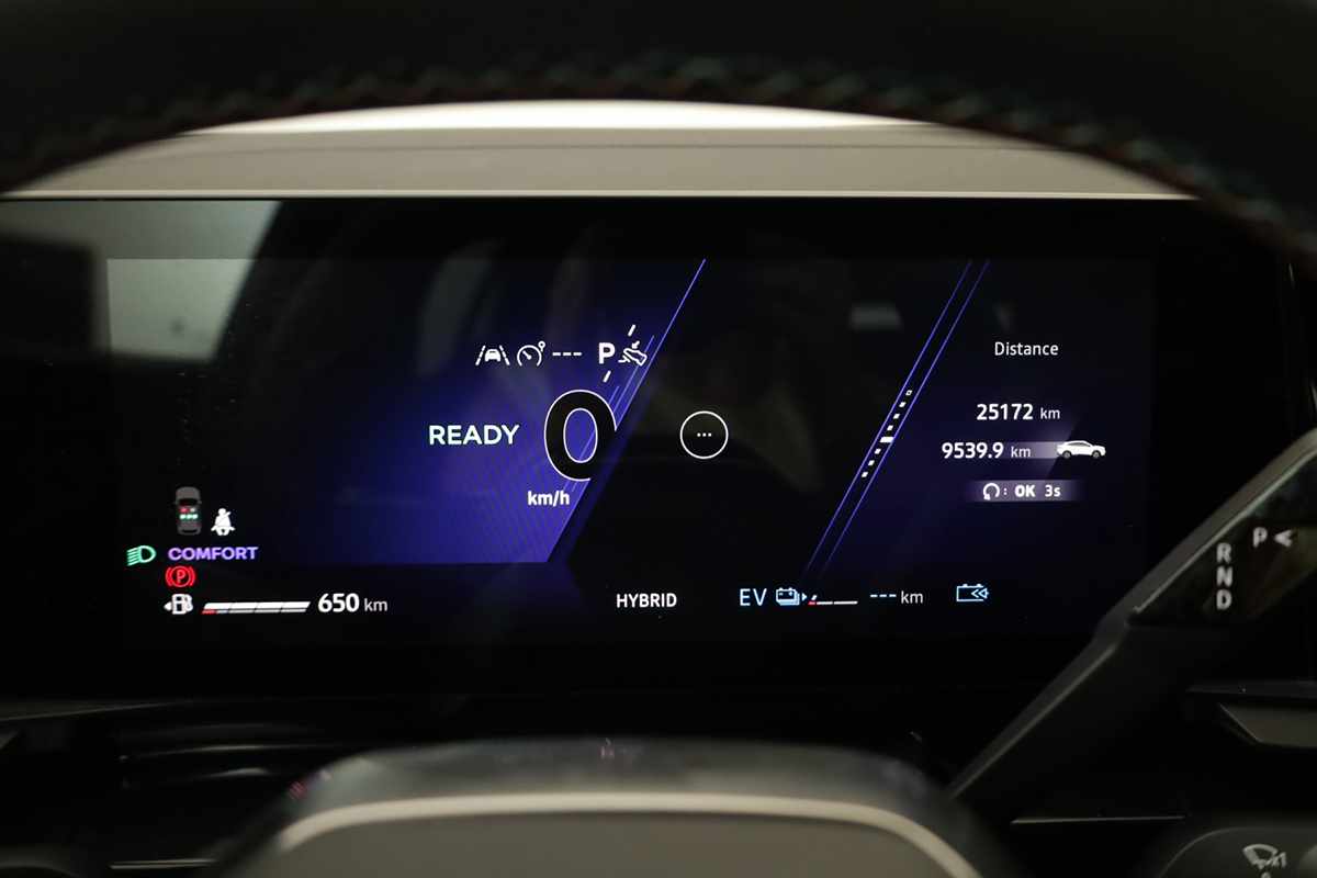 renault-rafale-2025-hibrido-a-gasolina-1199cc