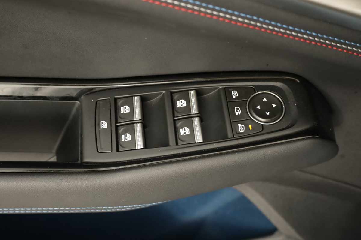 renault-rafale-2025-hibrido-a-gasolina-1199cc