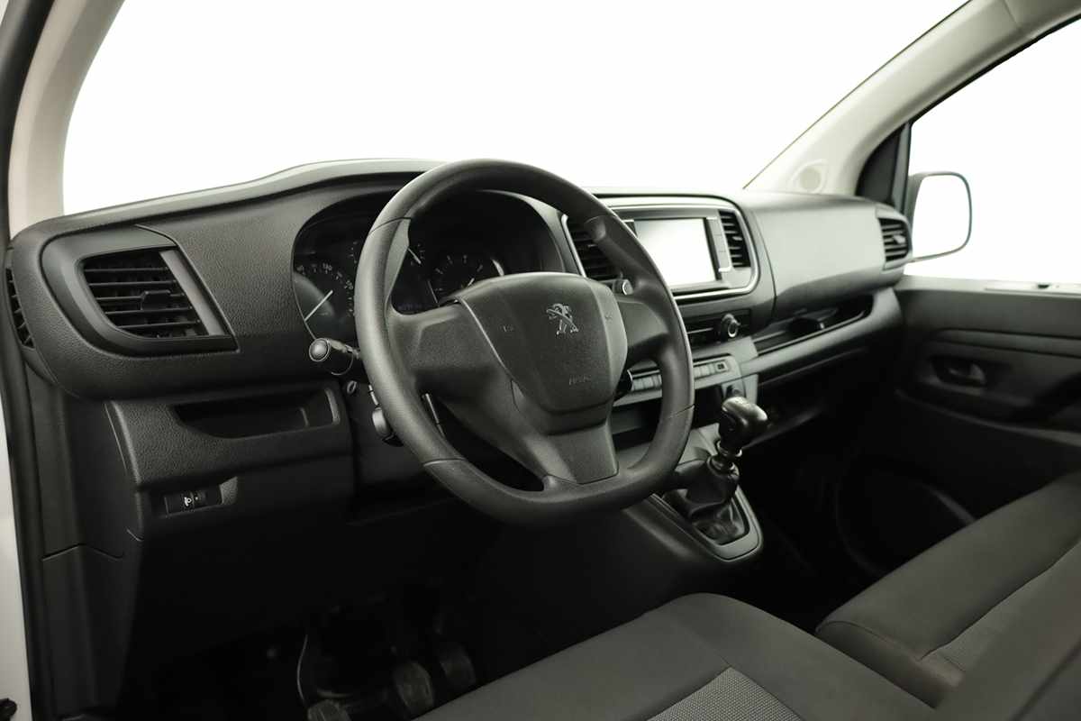 peugeot-expert-2023-diesel-1499cc