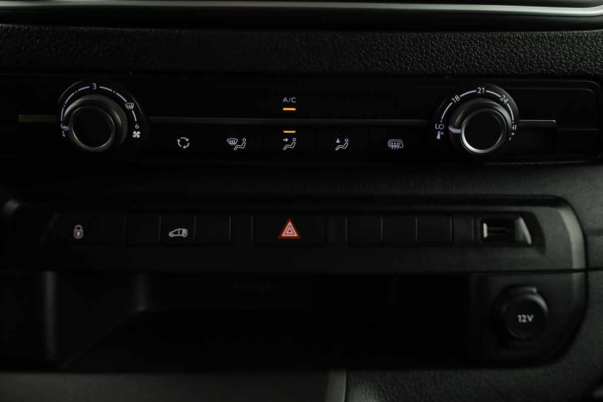 peugeot-expert-2023-diesel-1499cc
