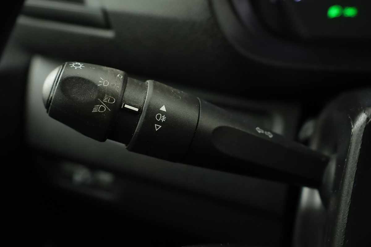 peugeot-expert-2023-diesel-1499cc