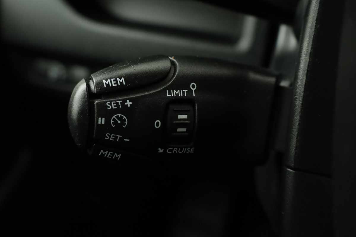 peugeot-expert-2023-diesel-1499cc
