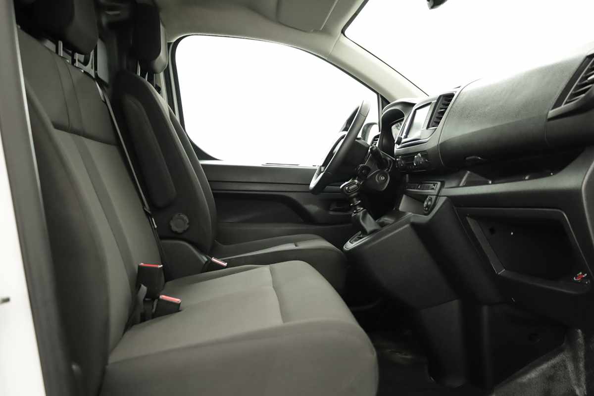 peugeot-expert-2023-diesel-1499cc