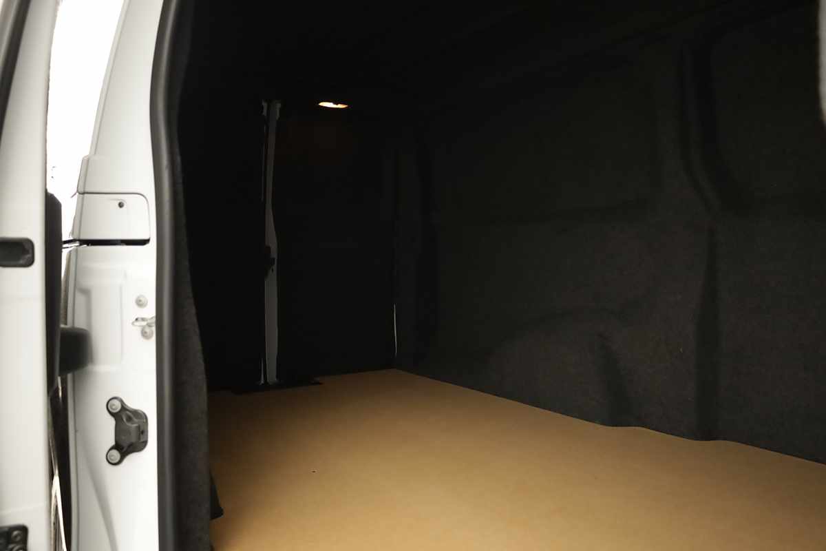 peugeot-expert-2023-diesel-1499cc