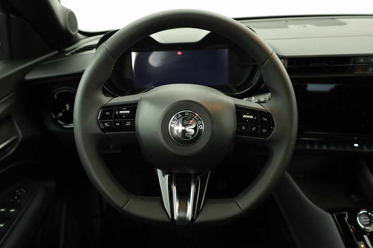 alfa-romeo-junior-2025-eletrico-0cc