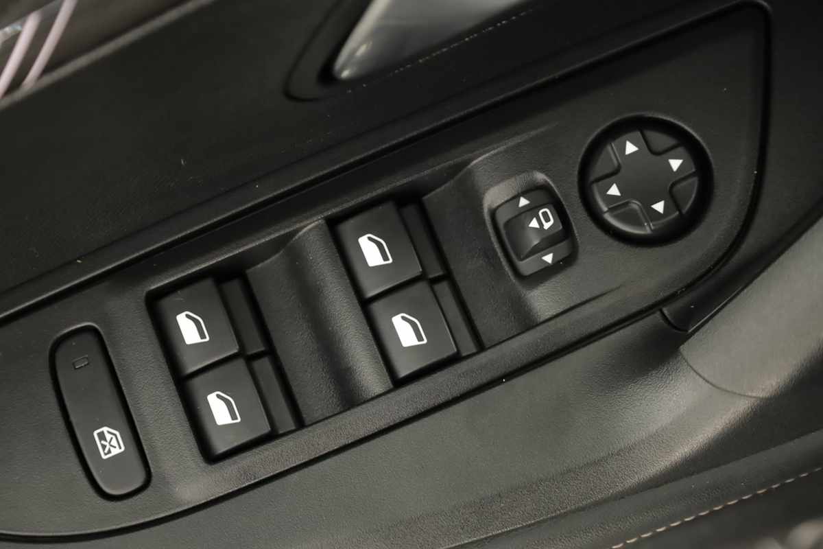 peugeot-2008-2025-gasolina-1199cc