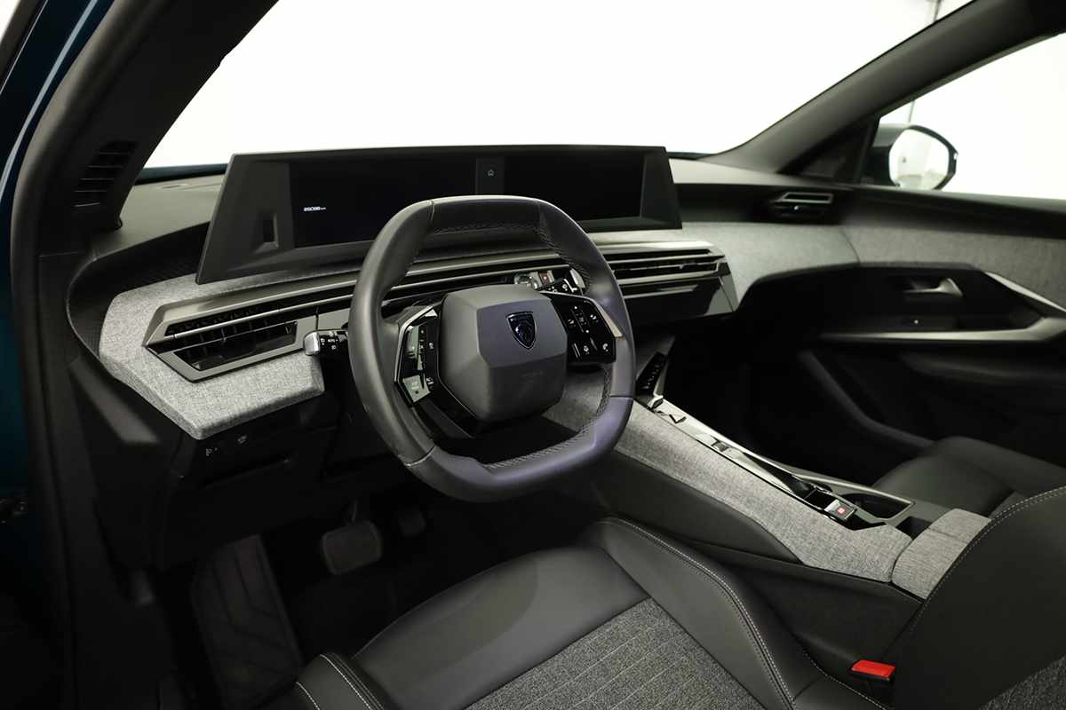 peugeot-5008-2025-gasolina-1199cc