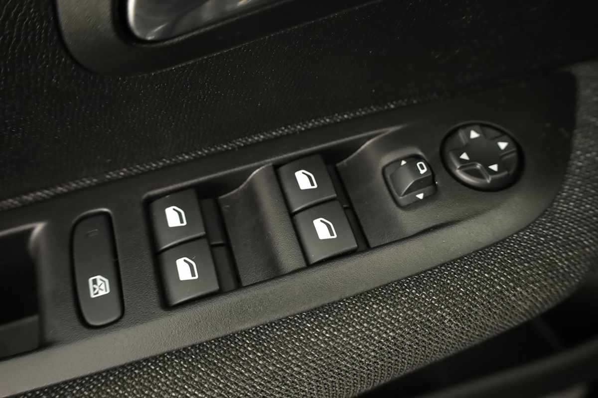peugeot-208-2025-gasolina-1199cc