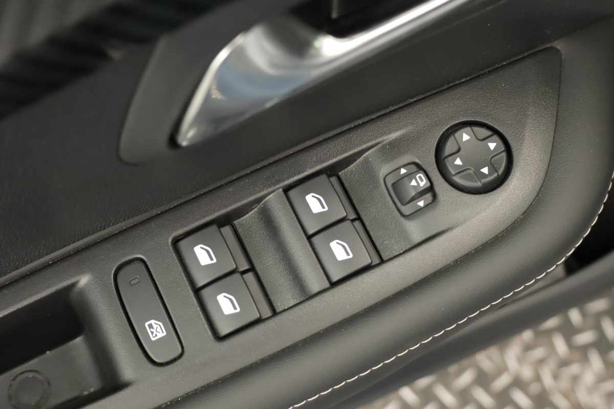 peugeot-208-2025-gasolina-1199cc