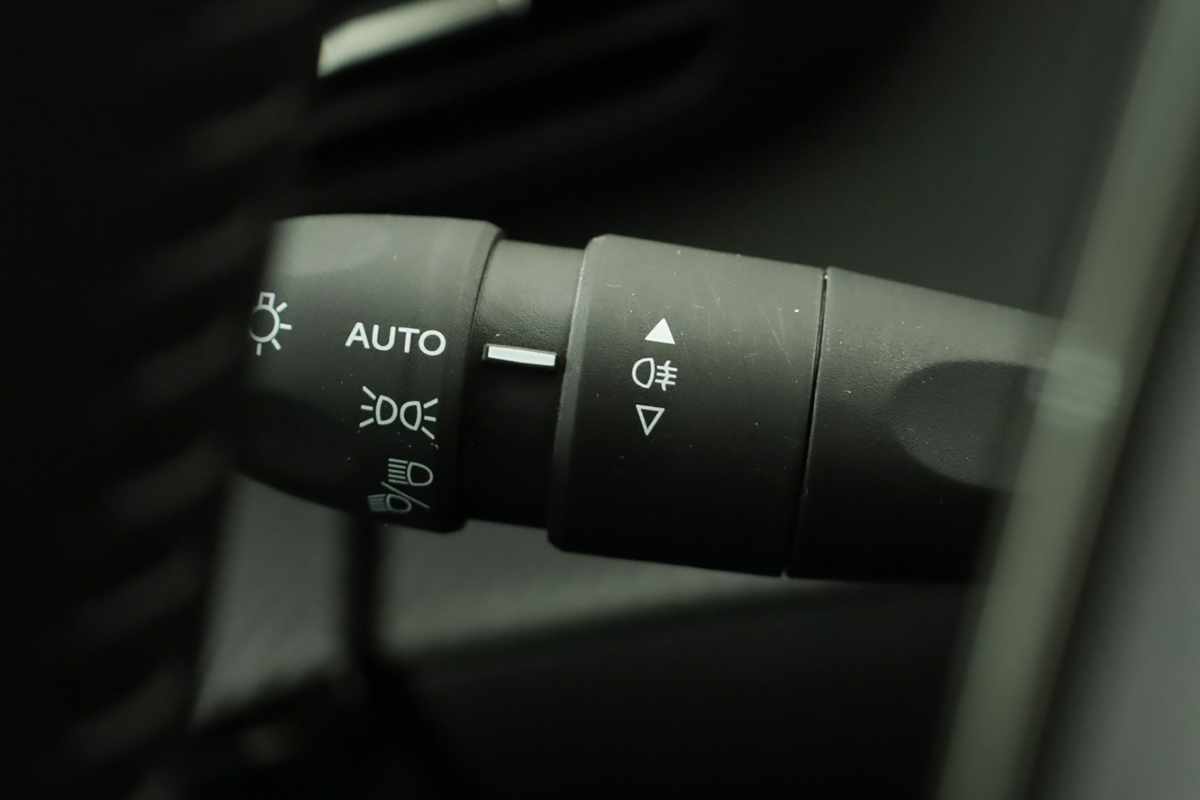 peugeot-208-2025-gasolina-1199cc