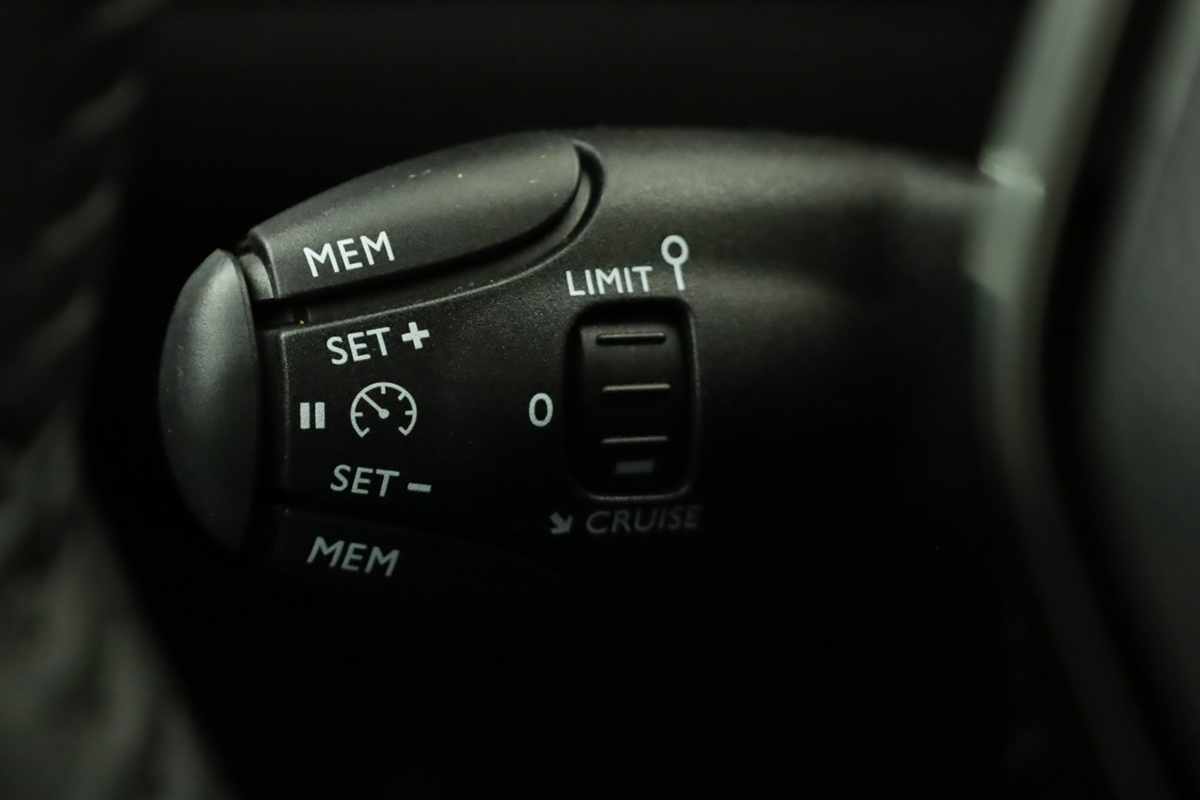 peugeot-208-2025-gasolina-1199cc