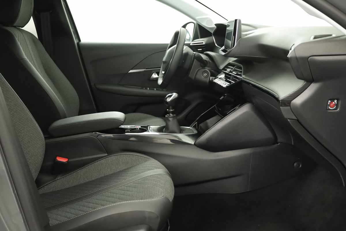 peugeot-208-2025-gasolina-1199cc