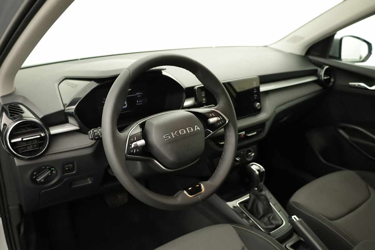 skoda-fabia-2025-gasolina-999cc