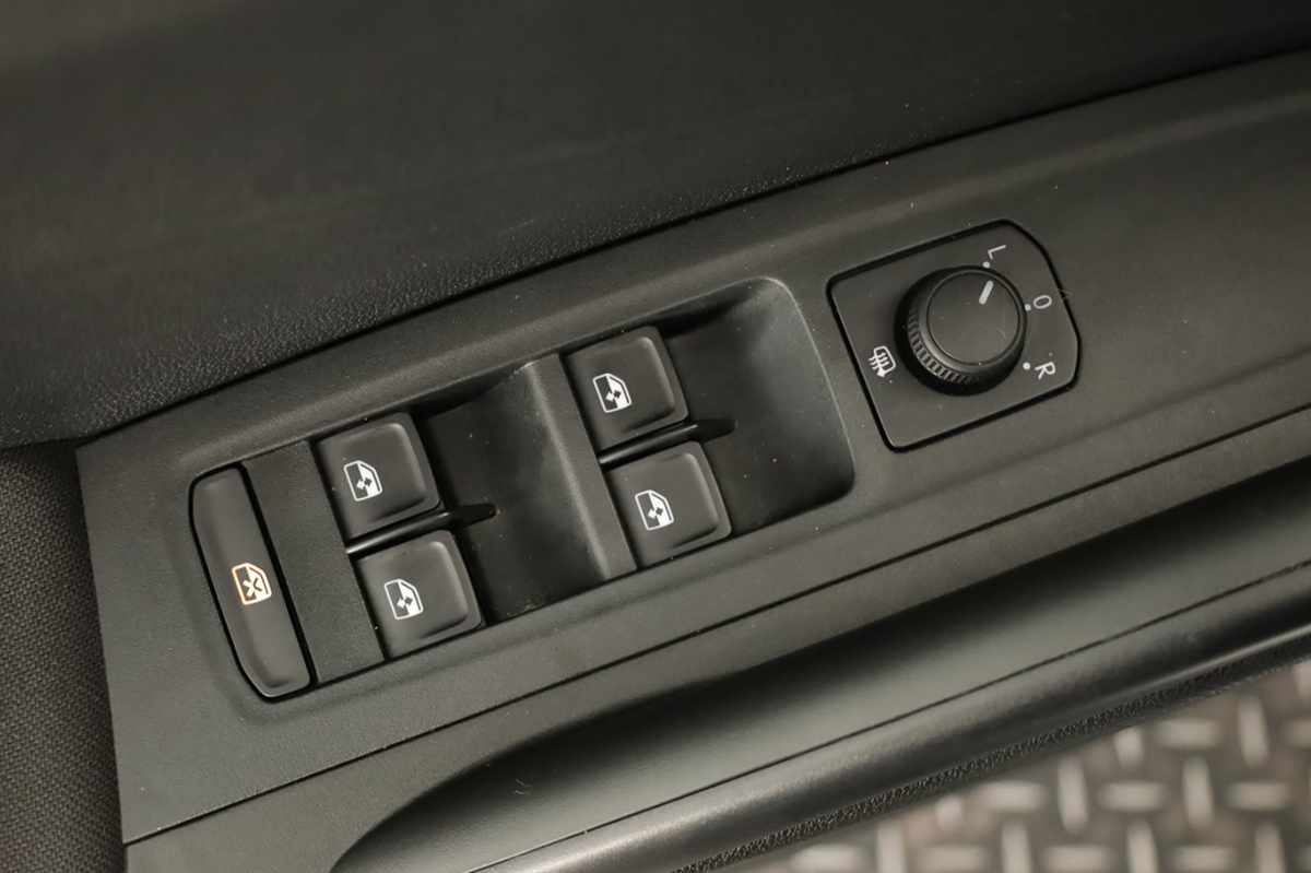 skoda-fabia-2025-gasolina-999cc