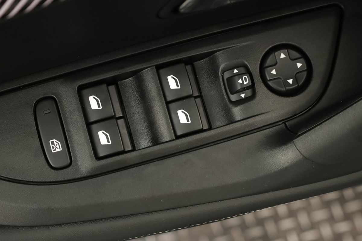 peugeot-2008-2025-gasolina-1199cc