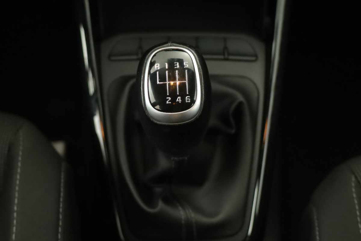 kia-rio-2023-gasolina-998cc