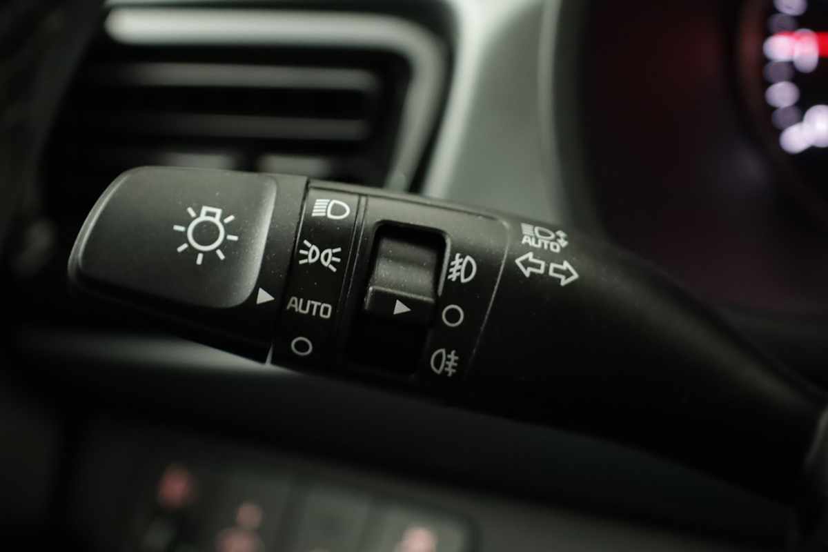 kia-rio-2023-gasolina-998cc