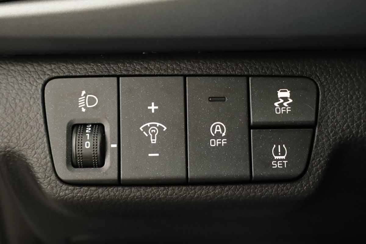 kia-rio-2023-gasolina-998cc