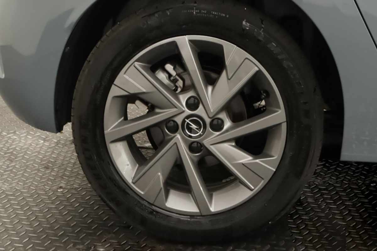 opel-corsa-2025-gasolina-1199cc
