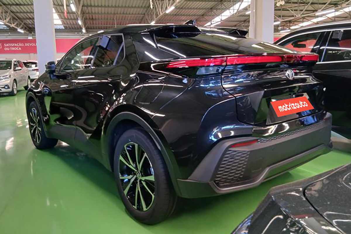 toyota-c-hr-2025-hibrido-a-gasolina-1998cc