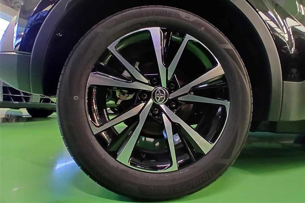 toyota-c-hr-2025-hibrido-a-gasolina-1998cc