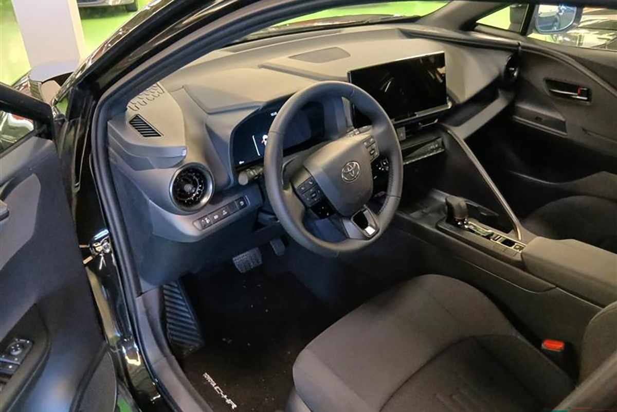 toyota-c-hr-2025-hibrido-a-gasolina-1998cc