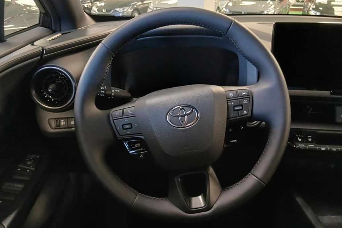 toyota-c-hr-2025-hibrido-a-gasolina-1998cc
