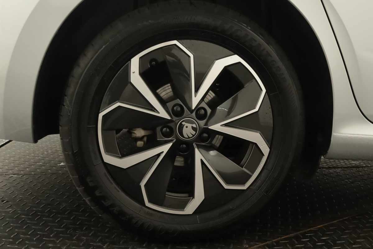 skoda-scala-2025-gasolina-999cc