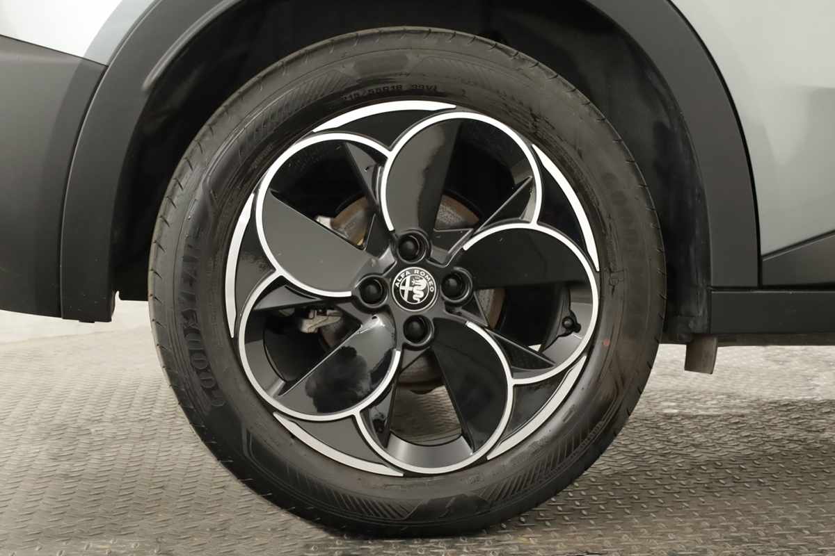 alfa-romeo-junior-2025-eletrico-0cc