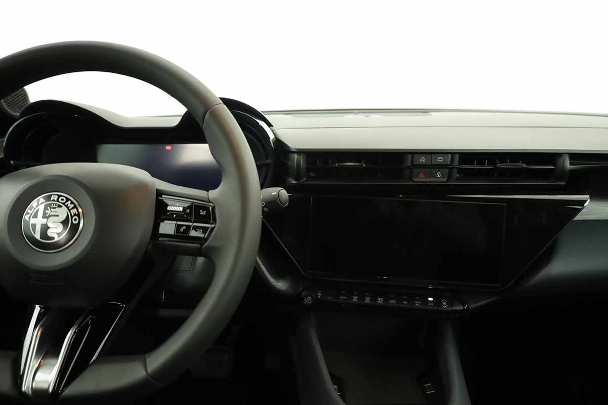 alfa-romeo-junior-2025-eletrico-0cc