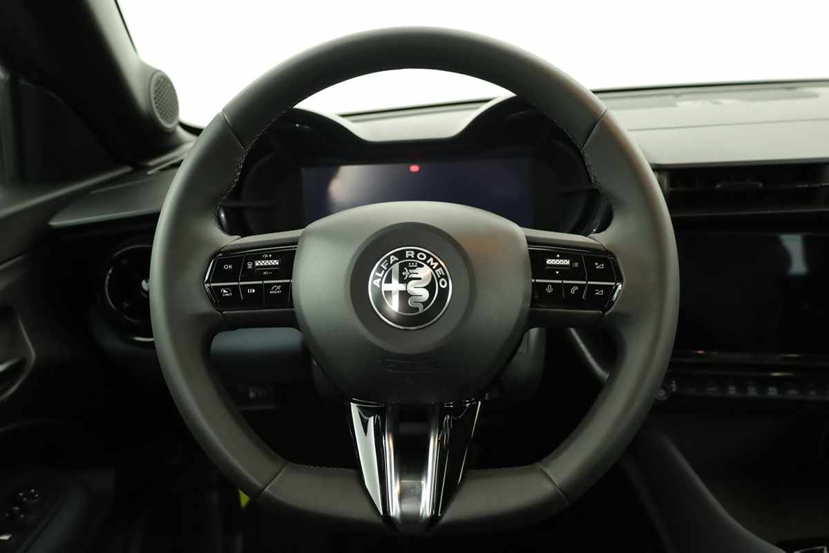 alfa-romeo-junior-2025-eletrico-0cc