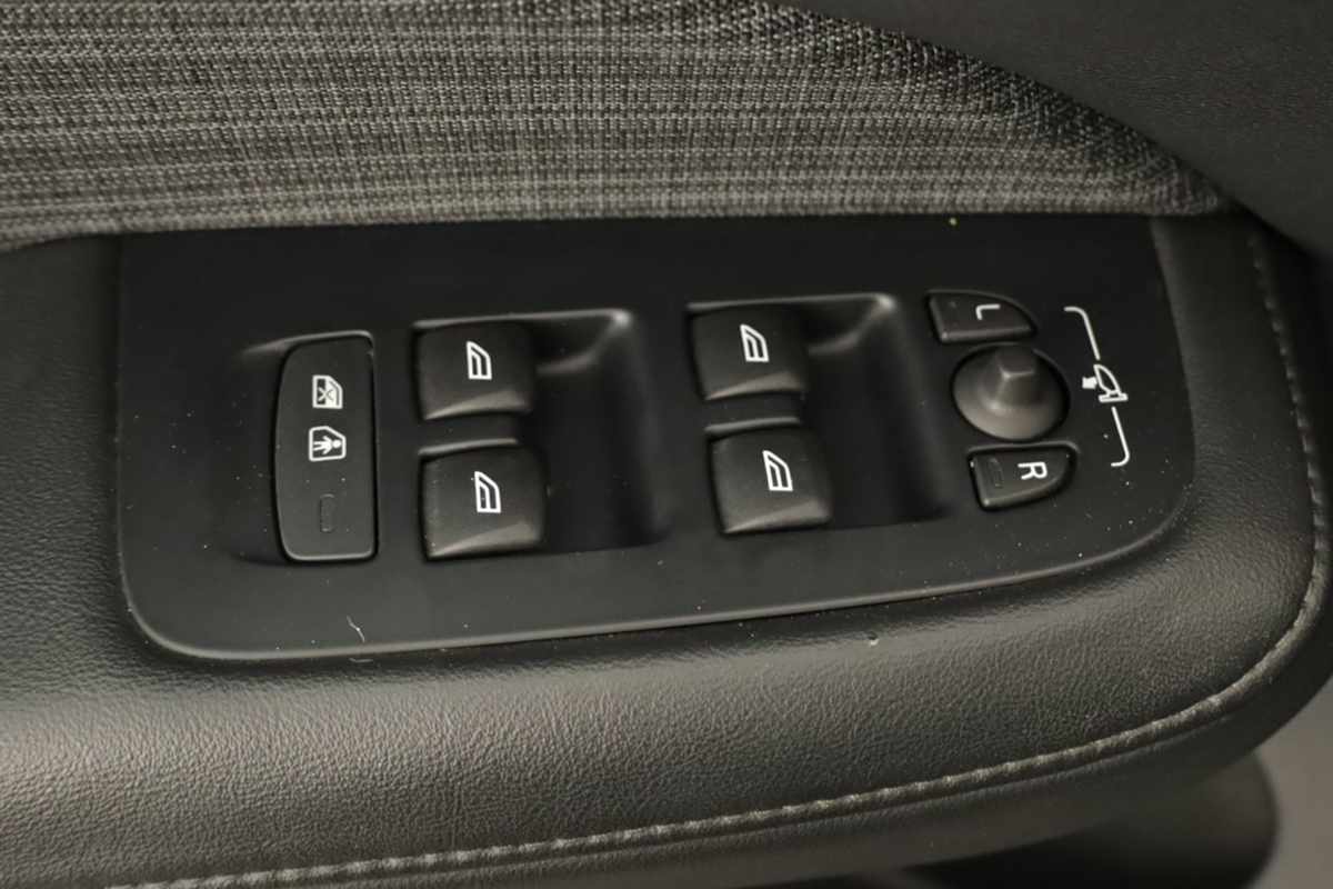 volvo-v60-2025-hibrido-a-gasolina-1969cc