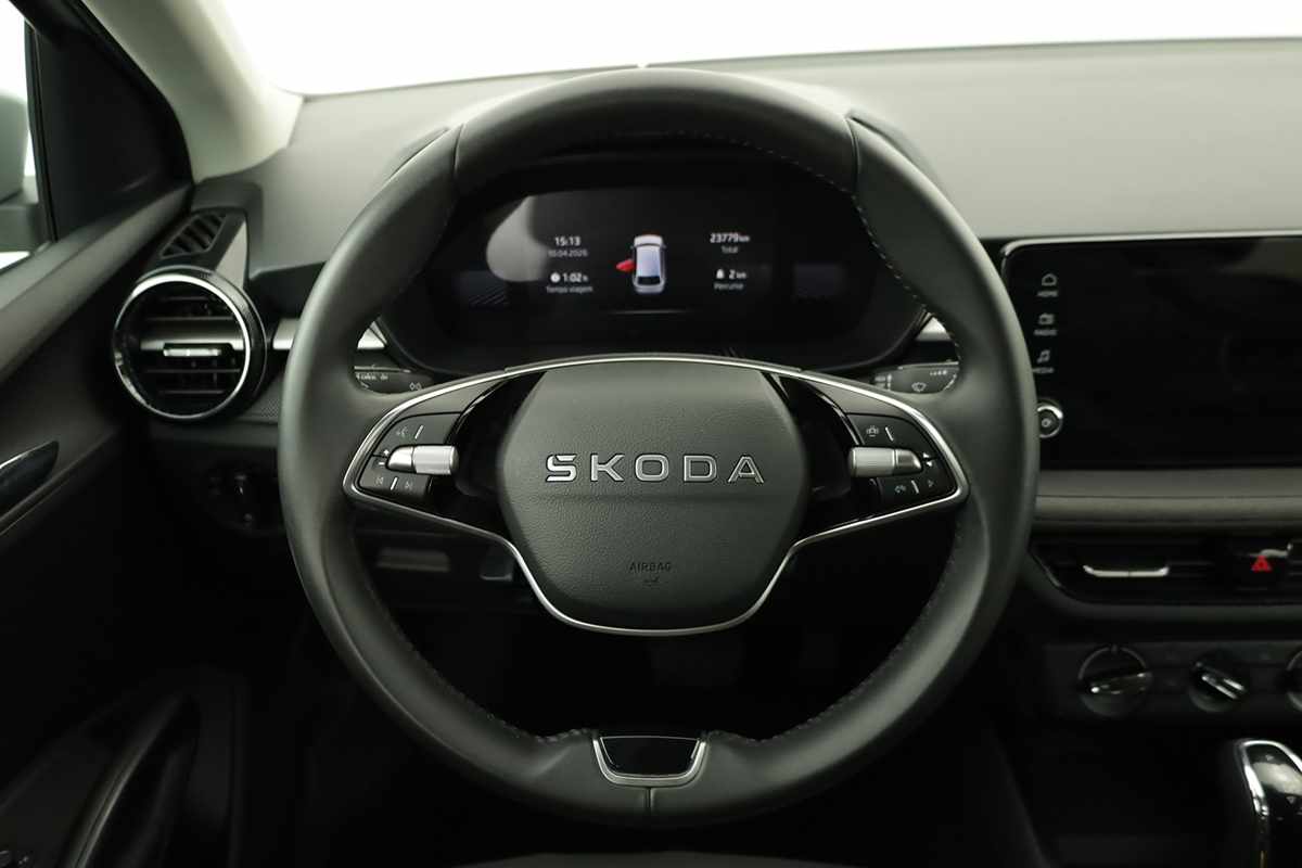 skoda-fabia-2025-gasolina-999cc