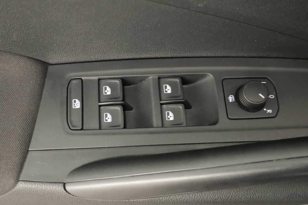 skoda-fabia-2025-gasolina-999cc