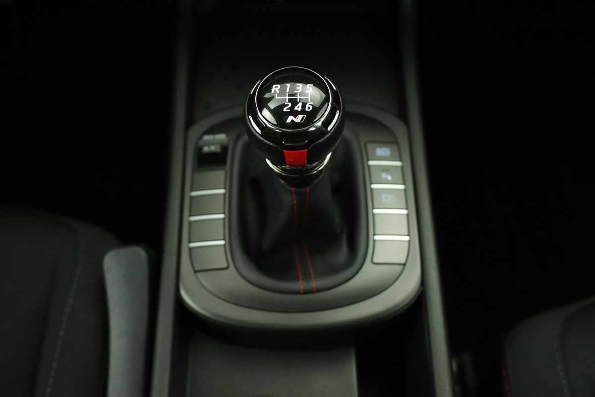 hyundai-kauai-2024-gasolina-998cc