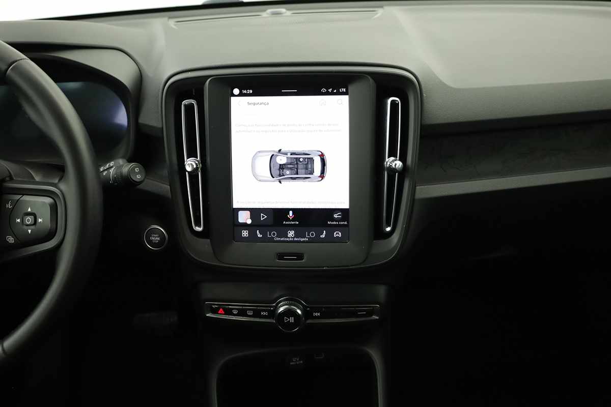volvo-xc40-2025-gasolina-1969cc