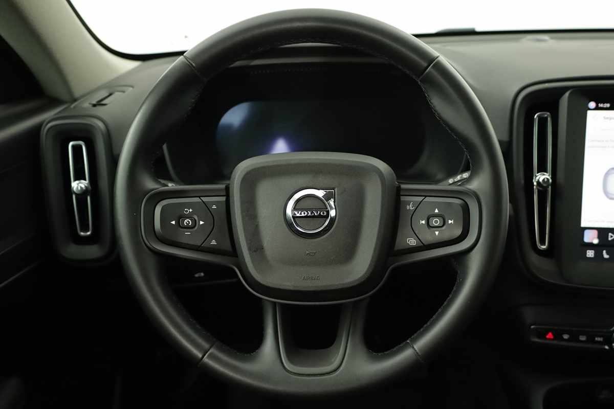 volvo-xc40-2025-gasolina-1969cc