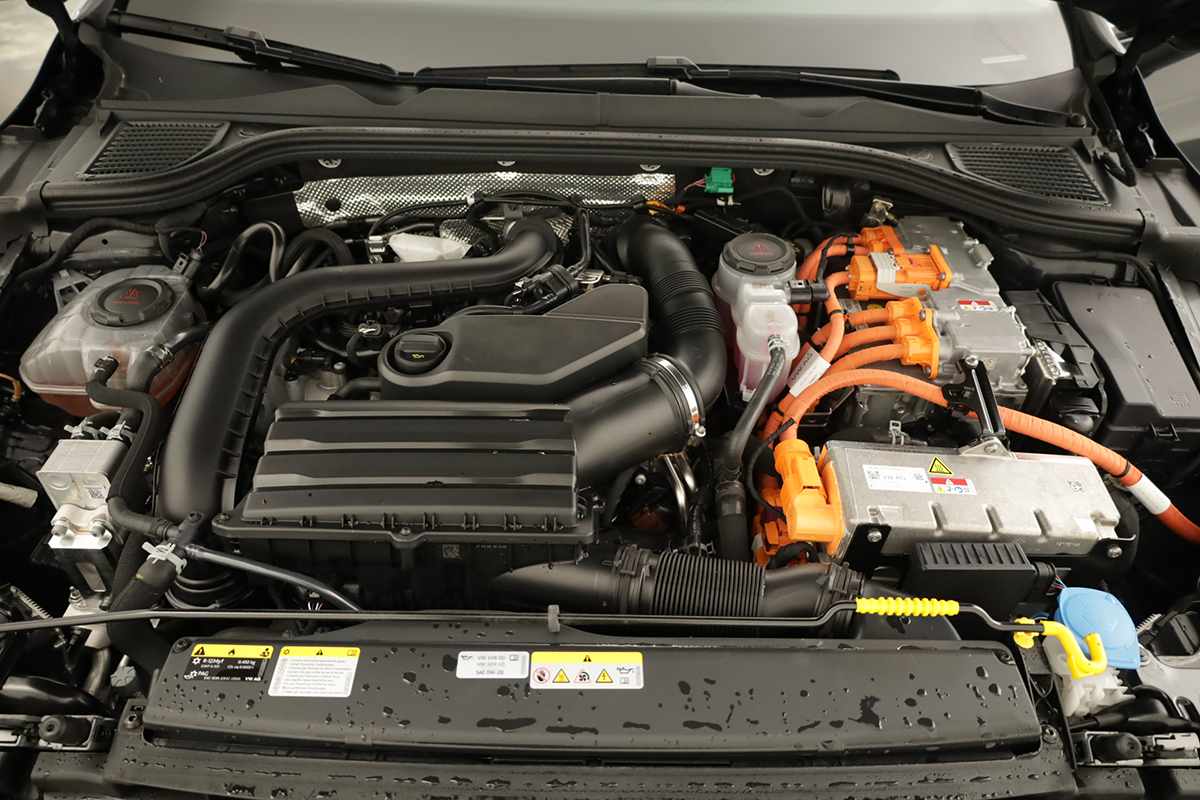volkswagen-golf-2025-hibrido-a-gasolina-1498cc