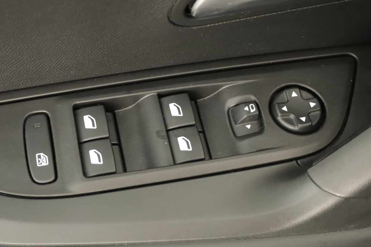 peugeot-2008-2025-gasolina-1199cc