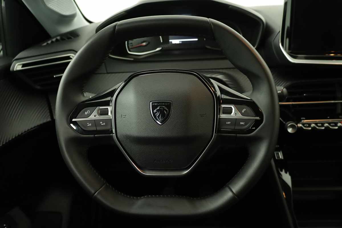 peugeot-208-2025-gasolina-1199cc