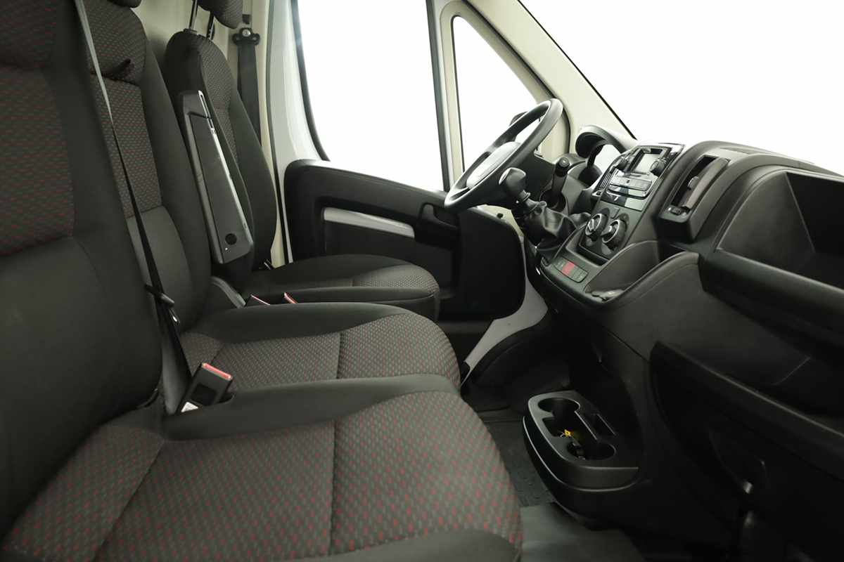 peugeot-boxer-2024-diesel-2184cc