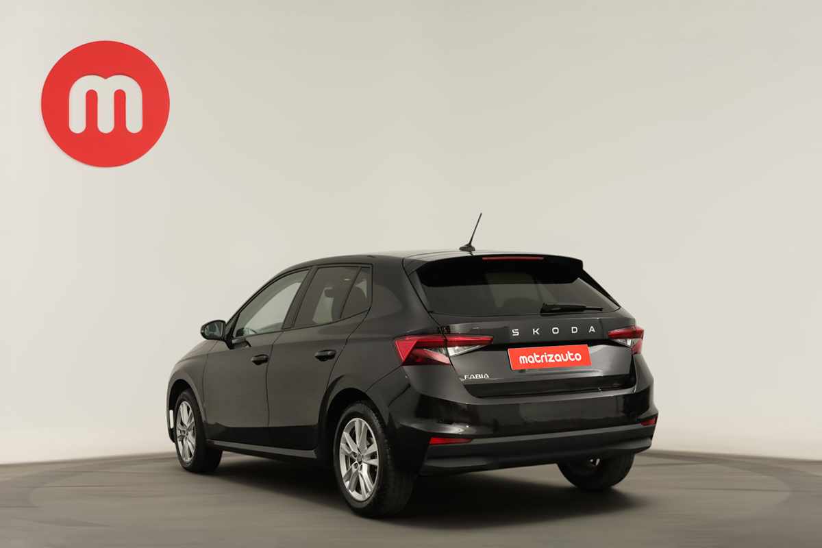 skoda-fabia-2025-gasolina-999cc