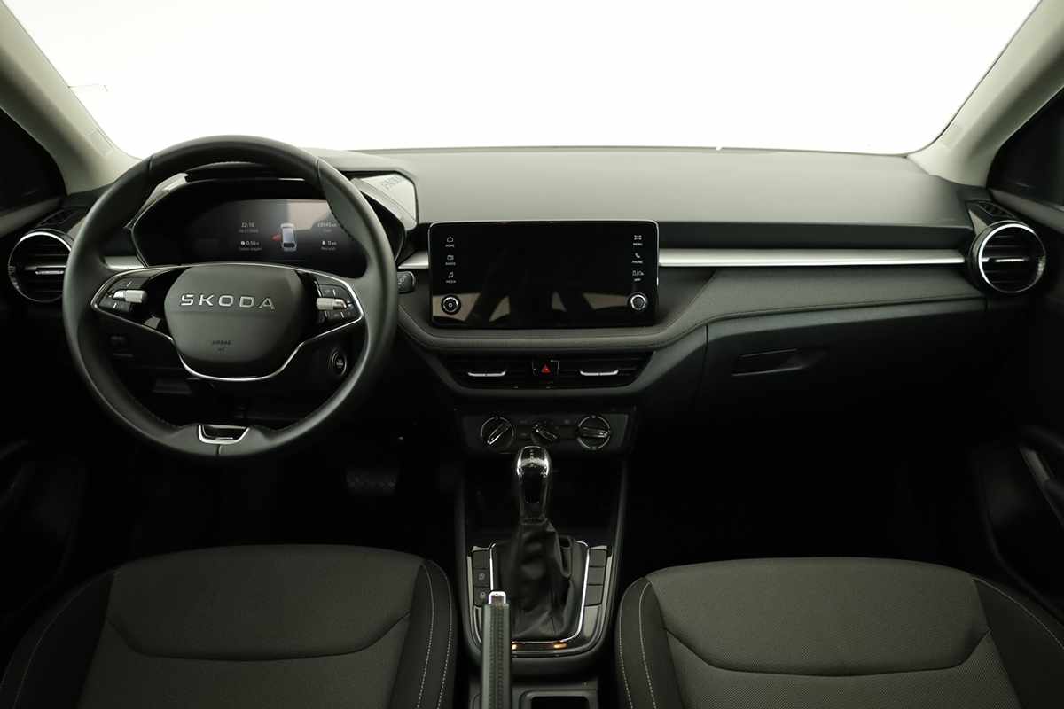 skoda-fabia-2025-gasolina-999cc