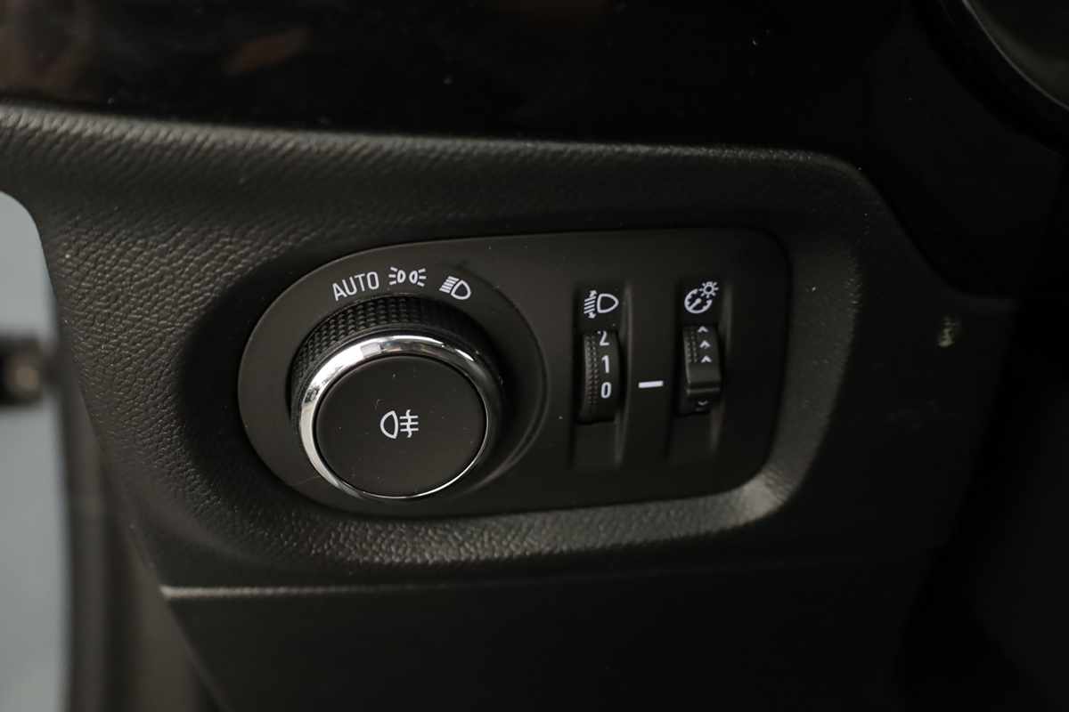 opel-corsa-2025-gasolina-1199cc