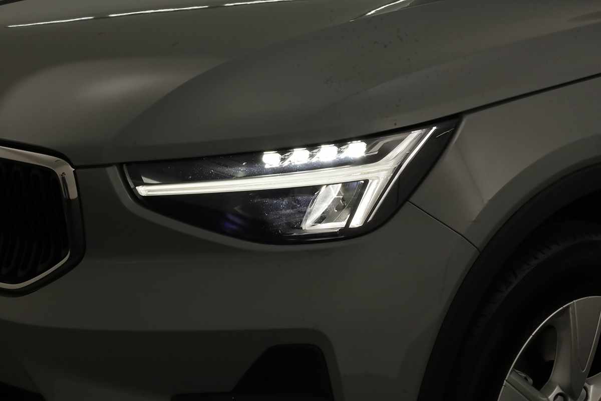 volvo-xc40-2025-gasolina-1969cc