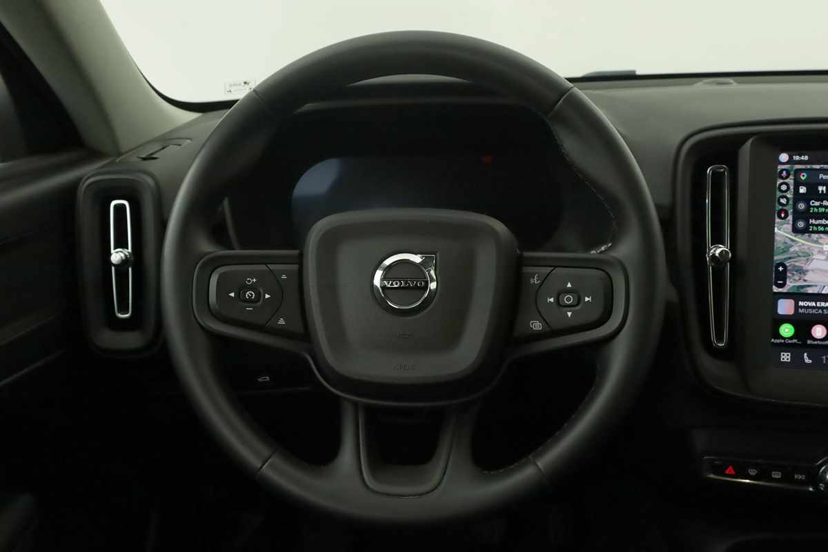 volvo-xc40-2025-gasolina-1969cc