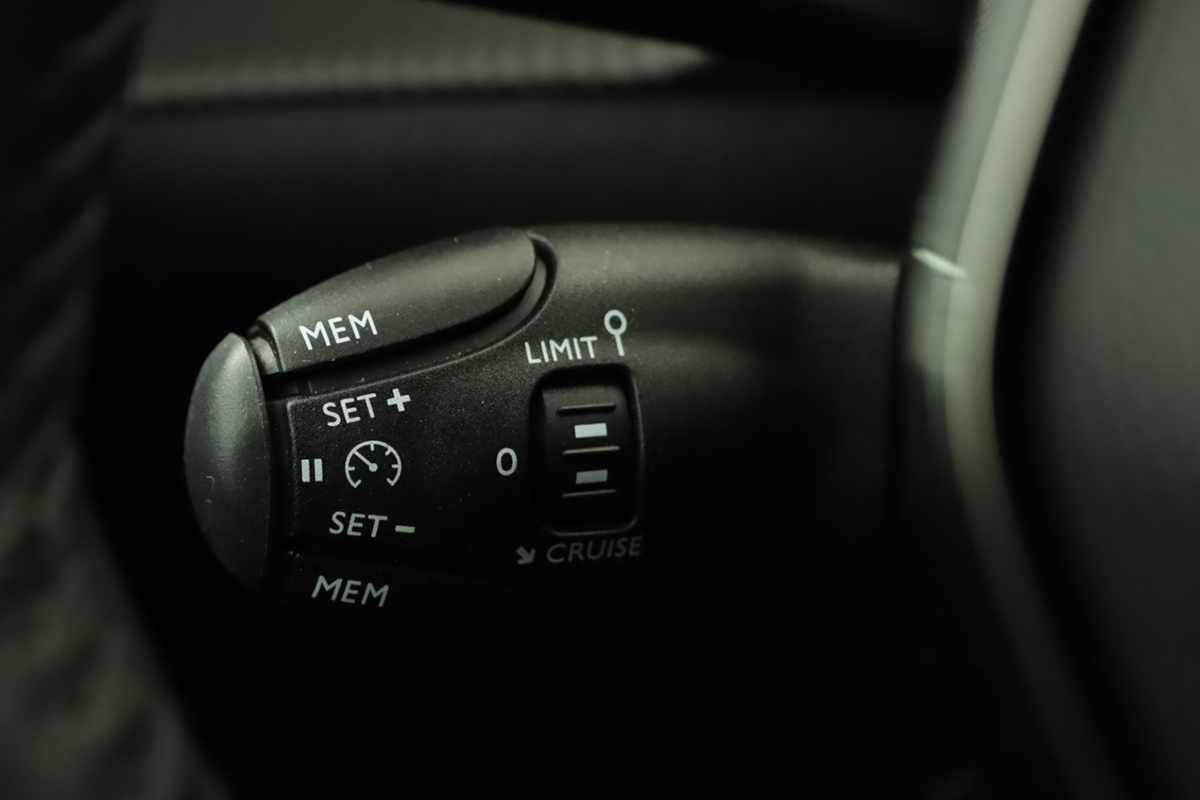 peugeot-e-208-2024-eletrico-0cc