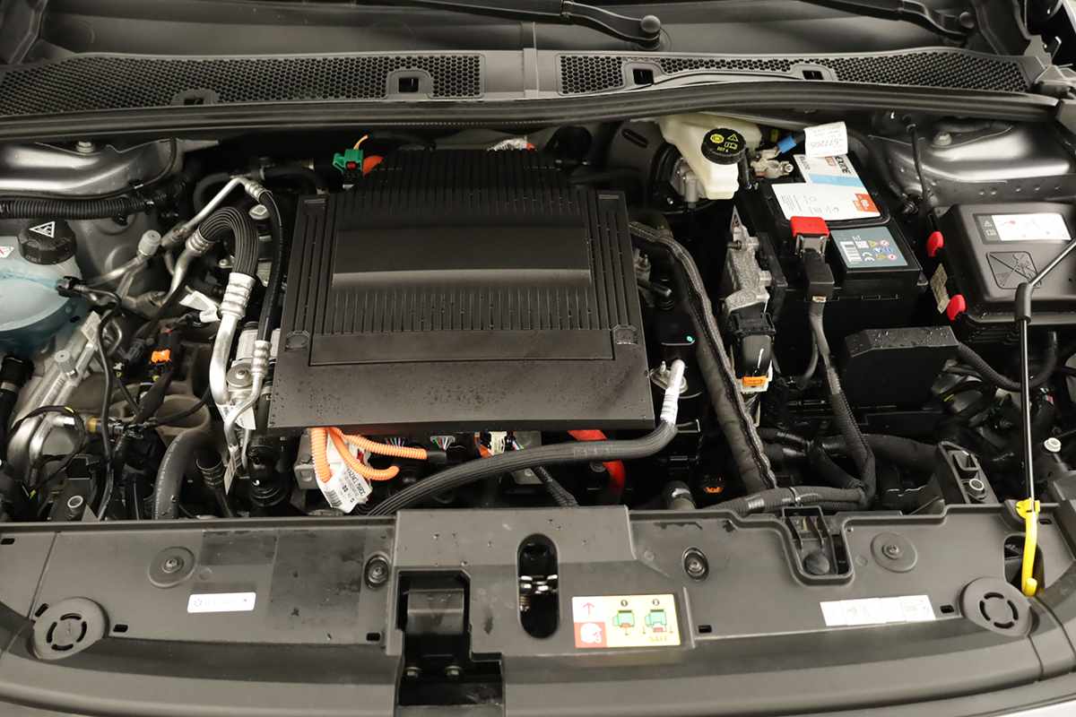 peugeot-e-208-2024-eletrico-0cc