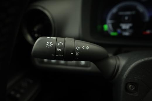 toyota-c-hr-2025-hibrido-a-gasolina-1998cc